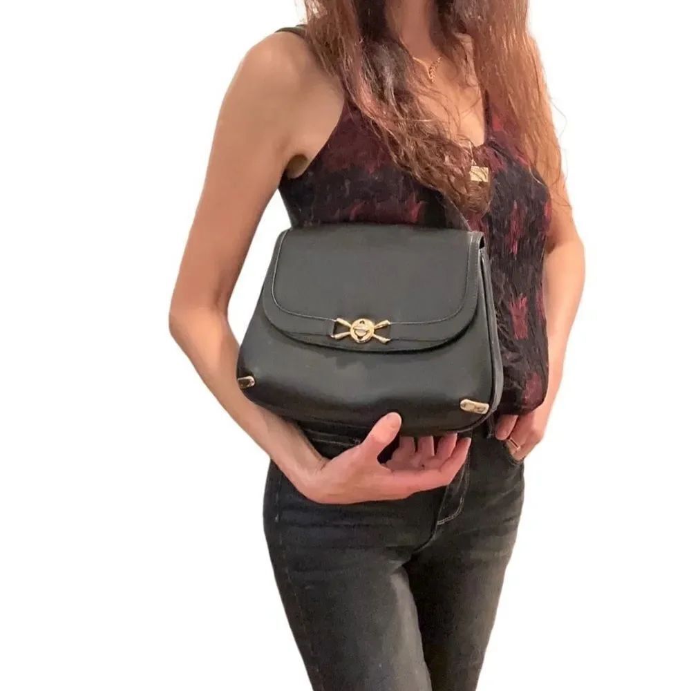 Gucci leather and gold metal shoulder bag